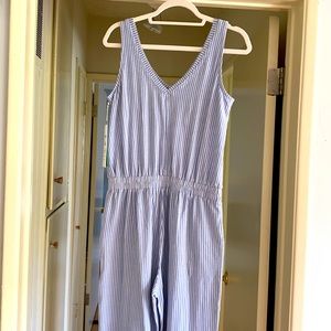Pact Vneck sleeveless jumpsuit with pockets
